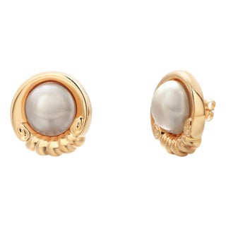 14k Yellow Gold Scroll Design Mabe Pearl Vintage Earrings For Sale
