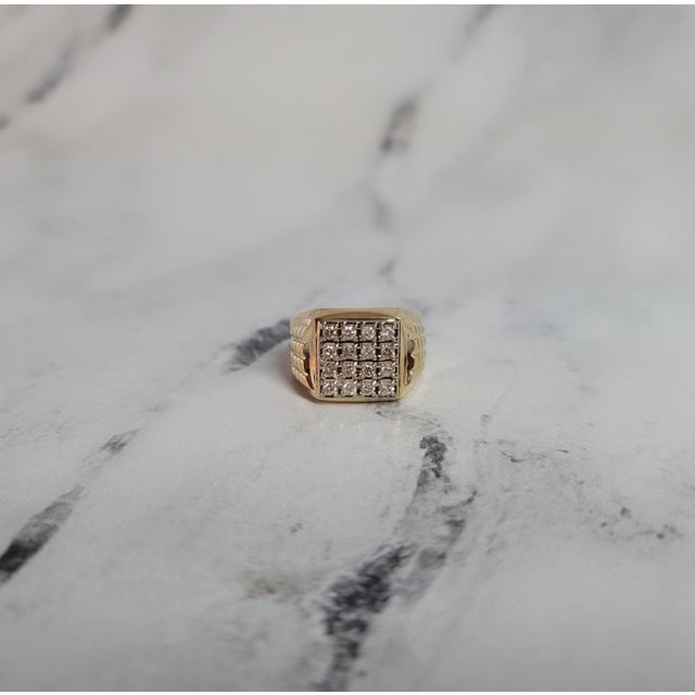 One Carat Square Faced Diamond Cluster Ring with Brick Patterned Band, Size 7 For Sale - Image 4 of 4