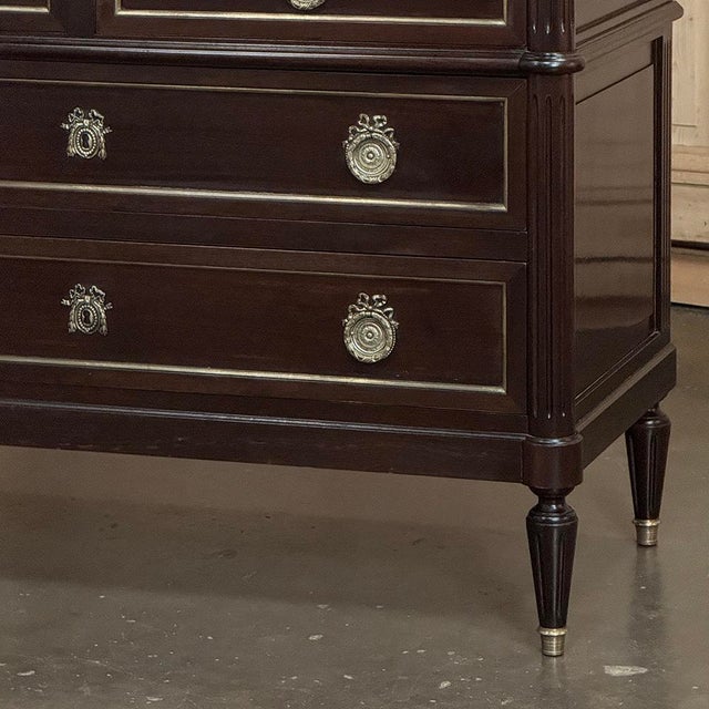 French Louis XVI Mahogany Carrara Marble Top Commode For Sale - Image 10 of 17