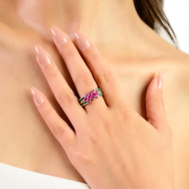 Artisan Genuine Ruby & Emerald Women's Band Ring in 925 Sterling Silver- Size 8.5 For Sale - Image 4 of 9