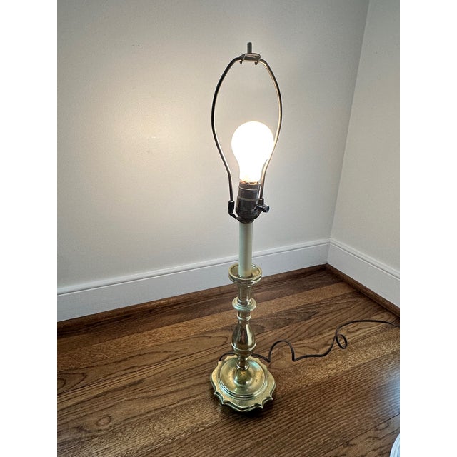 Vintage Brass Table Lamp With Turned Base & Empire Shade – Classic Traditional Style For Sale - Image 4 of 5