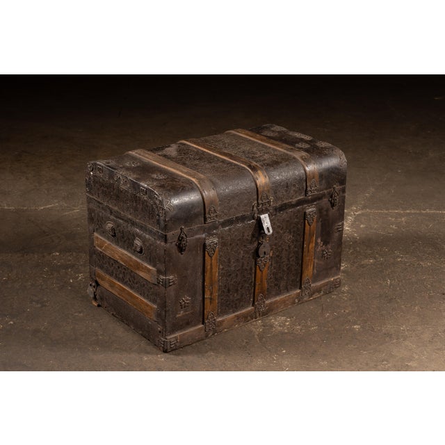 Traditional 19th Century Immigrant Steamer Trunk With Decorated Interior Partitions For Sale - Image 3 of 11
