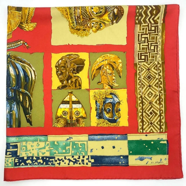 A 1982 Full Set Hermes Carrè Silk Scarf Masques Et Casques by Julia Albadie For Sale - Image 17 of 18