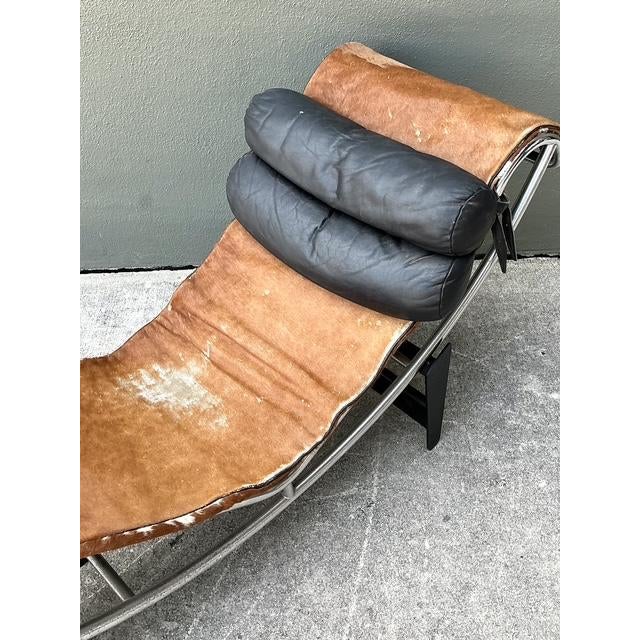 Metal Vintage Lc2 Chaise Lounge After Corbusier For Sale - Image 7 of 12