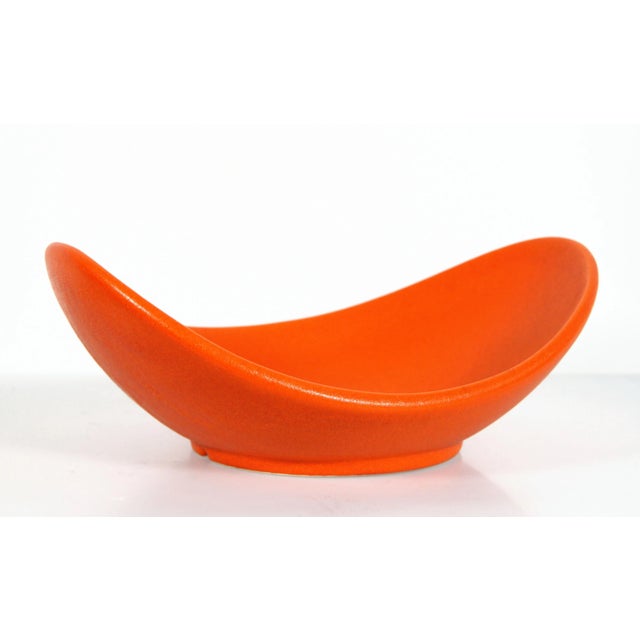 Mid Century Modern Haeger Orange Curved Decorative Bowl / Centerpiece For Sale - Image 11 of 11