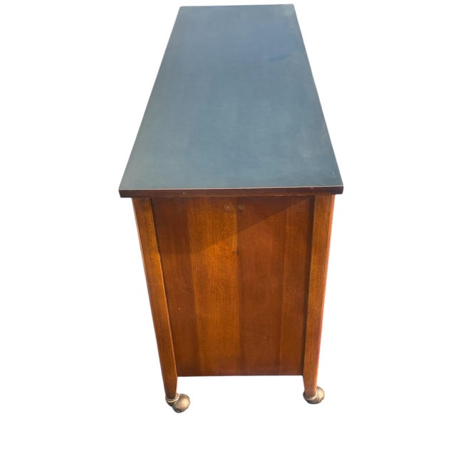 Chestnut Vintage Mid Century Modern Rolling Bar Cart Cabinet For Sale - Image 8 of 10