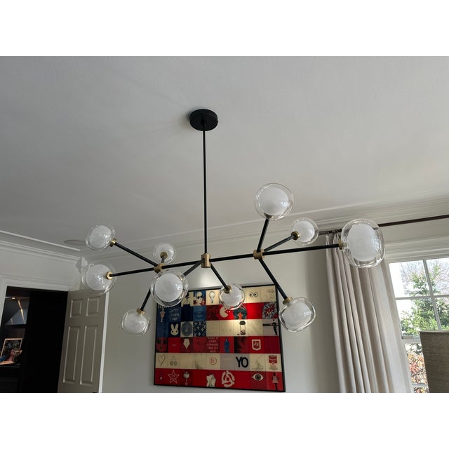 Modern Nobila Linear Chandelier – Sculptural Modern Elegance For Sale In Chicago - Image 6 of 13