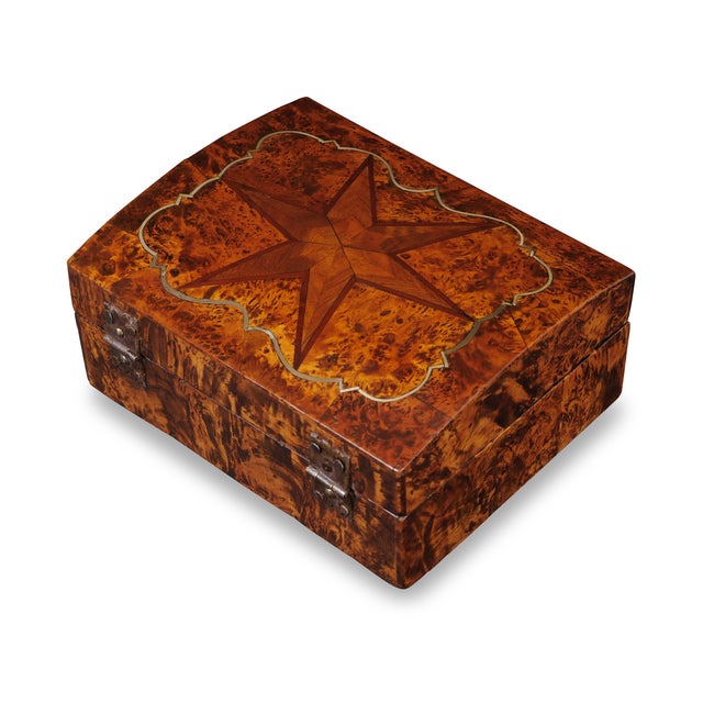 Baroque Baroque Casket in Birch Burl and Walnut, 1760s For Sale - Image 3 of 8