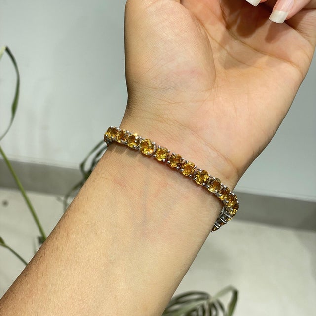 Retro Prong-Set 26.4 Ct Natural Honey Citrine Tennis Bracelet in 925 Silver For Sale - Image 6 of 12