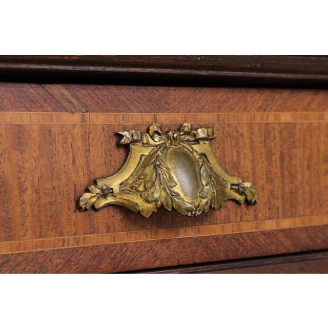 French Louis XV Marble Top Bronze Mounted Nightstand For Sale - Image 12 of 16