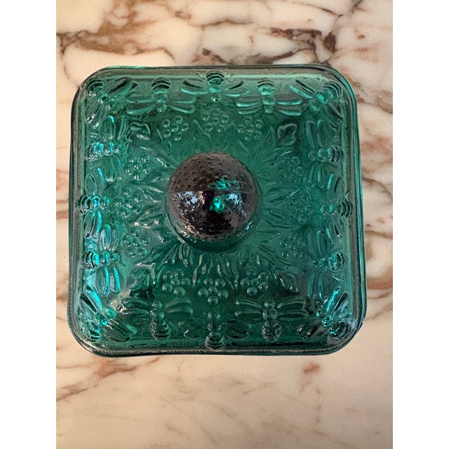 Vintage Indiana Glass Tiara Exclusive Spruce Bee Box in Original Box For Sale - Image 11 of 12