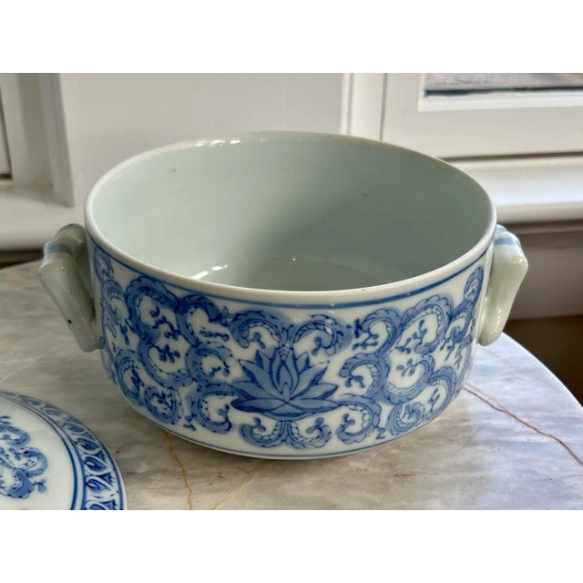 Ceramic Blue and White Chinese Lidded Bowl For Sale - Image 7 of 10