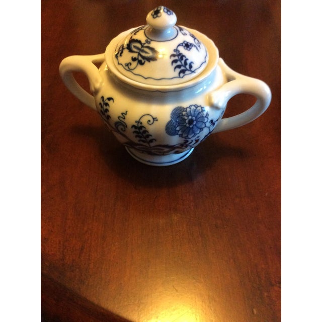 Transitional Mid 20th Century Blue Danube Lidded Sugar Bowl For Sale - Image 3 of 4
