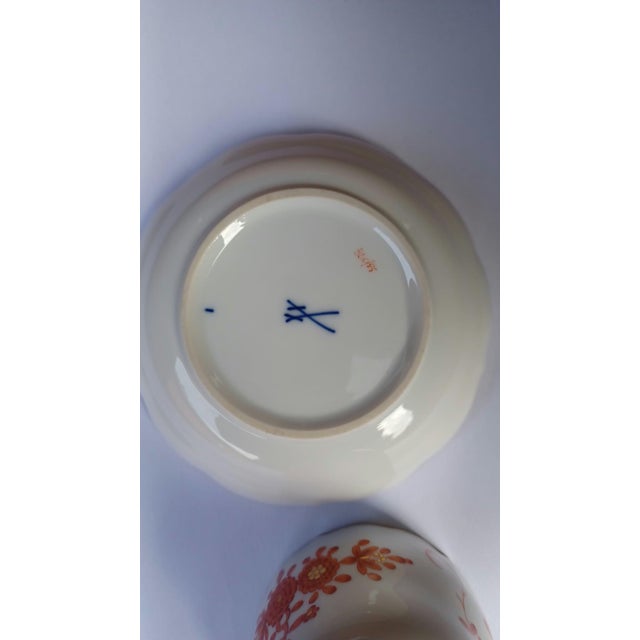 Indian Painting Coral Red Demitasse Mokka Cup and Saucer Duo from Meissen Porcelain, 1950s For Sale - Image 9 of 11