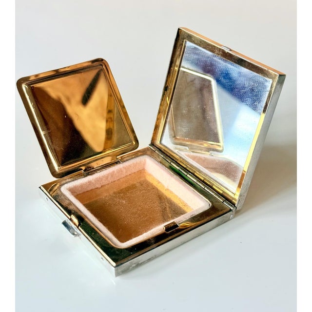 French Art Deco Sterling Silver with Gemstone Rosetta Compact Case by Cartier For Sale In Atlanta - Image 6 of 17
