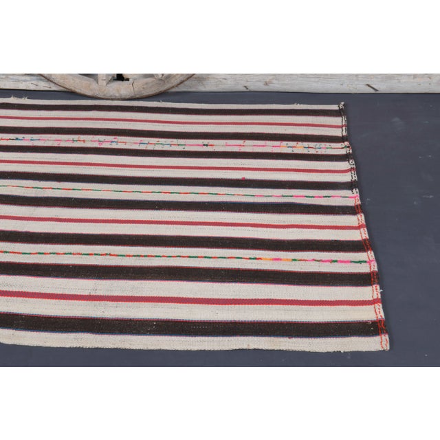 1970s Vintage Turkish Hand-Knotted Wool Cotton Beige Kilim Area Rug For Sale - Image 5 of 10