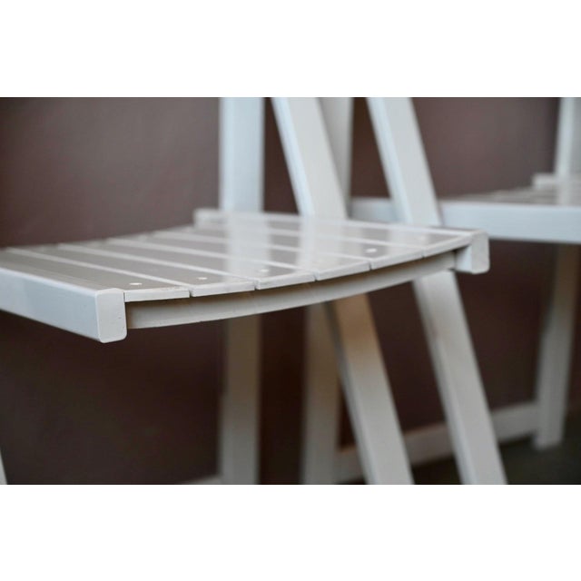 Italian Folding Chairs in White Lacquered, 1960s, Set of 2 For Sale - Image 9 of 15