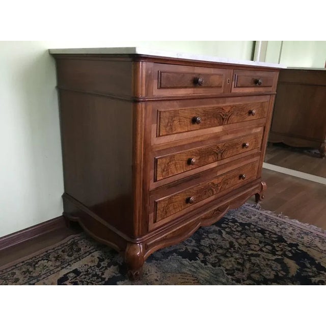 Walnut Chest of Drawers with White Marble Top, 1900s For Sale - Image 4 of 17