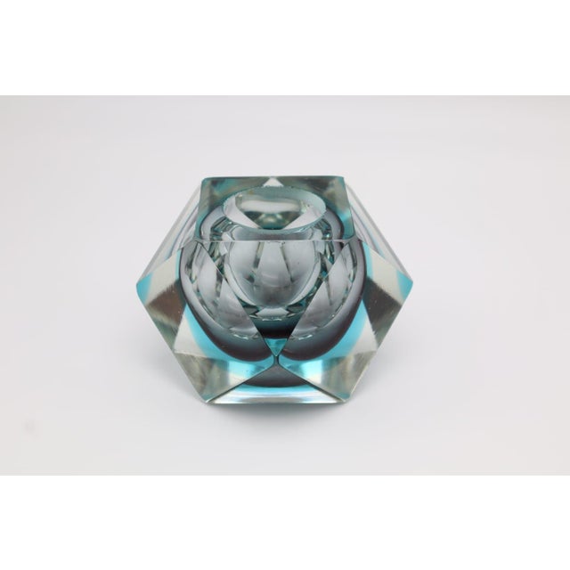 1960s Mid-Century Modern Faceted Murano Sommerso Glass Ashtray by Flavio Poli for Seguso, 1960s For Sale - Image 5 of 5