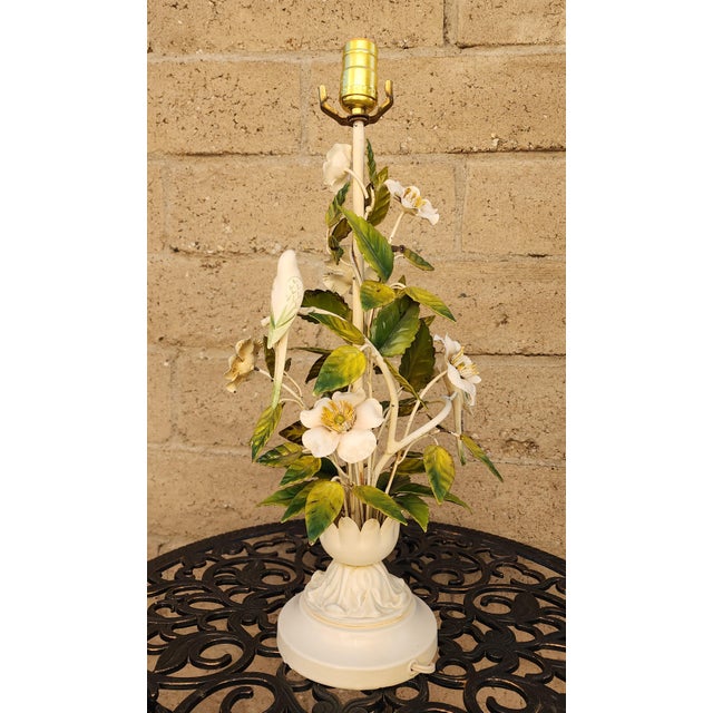 Mid 20th Century Mid 20th Century Italian Tole Flora and Fauna Table Lamp For Sale - Image 5 of 16