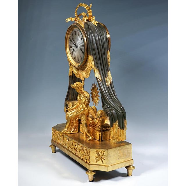 French Ormolu Mantle Clock with Baldaquin Bed Pendulum, Paris, France, 1790s For Sale - Image 4 of 13