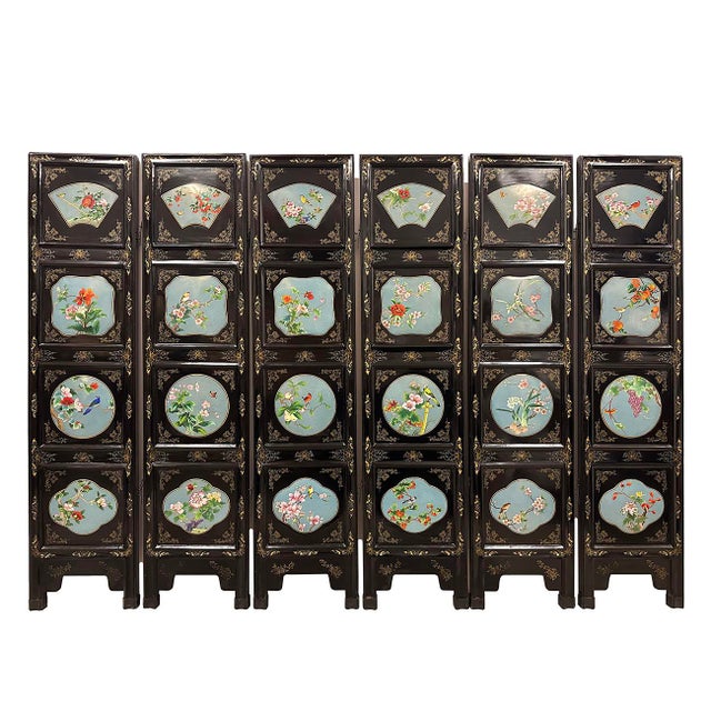 This is a set of 6 panels of Chinese vintage lacquered wooden screen which to be used as the room section panels in...