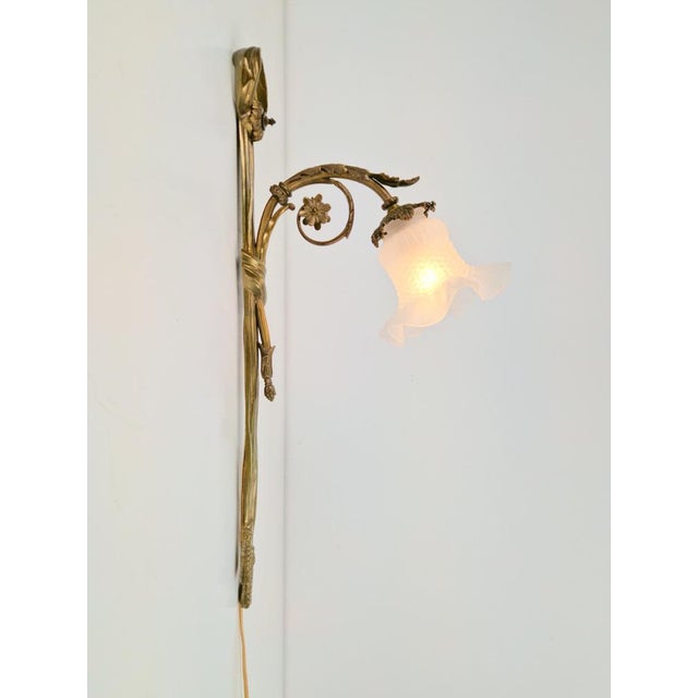 Art Noveau Brass Wall Sconce Light with Flowers and Ribbons, France, 1930s For Sale - Image 3 of 18