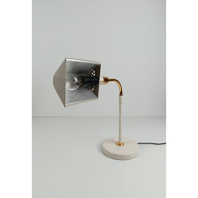 Ivory Italian Adjustable Table Lamp in Ivory White and Gilded Metal by F. Fabbian, 1970s For Sale - Image 8 of 18