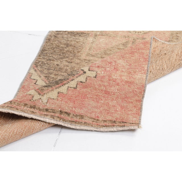 Turkish 1950s Muted Salmon & Charcoal Gray Medallion Rug For Sale - Image 3 of 10