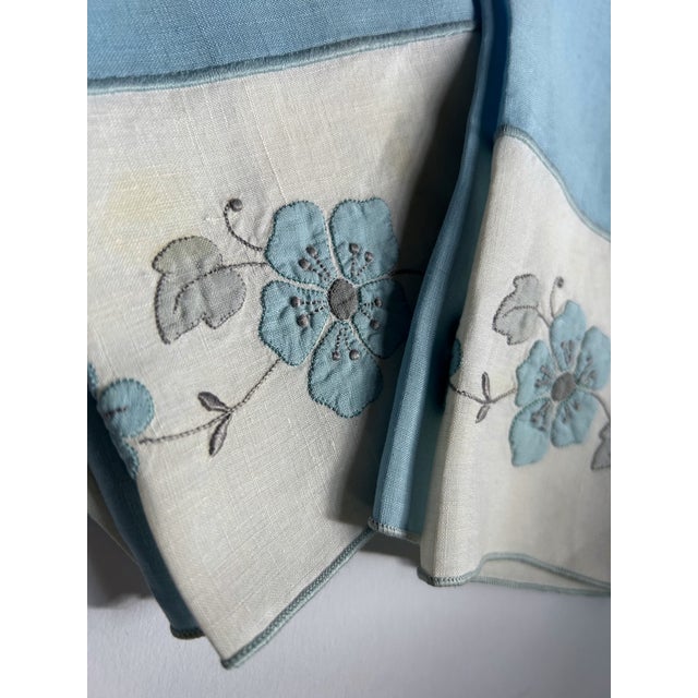 Vintage Set of 4 Embroidered Blue & Floral Finger Tip Towels For Sale - Image 12 of 17