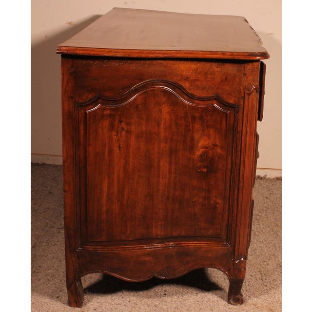 18th Century Louis XV Walnut Crossbow Chest of Drawers For Sale - Image 11 of 15