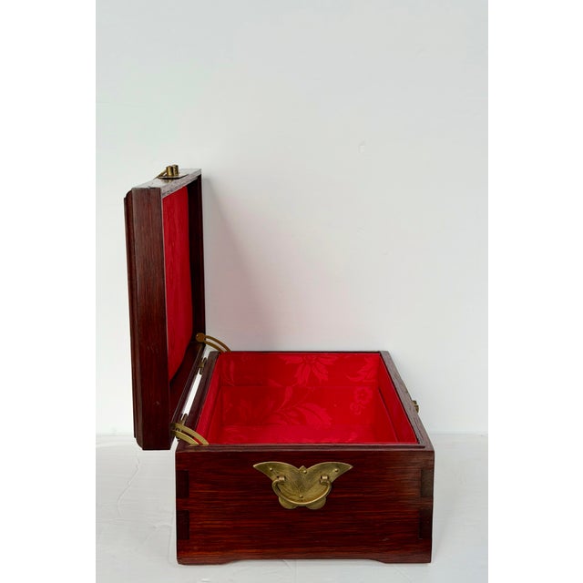 1950s Chinese Rosewood & Brass Rectangular Jewelry Box For Sale - Image 4 of 9