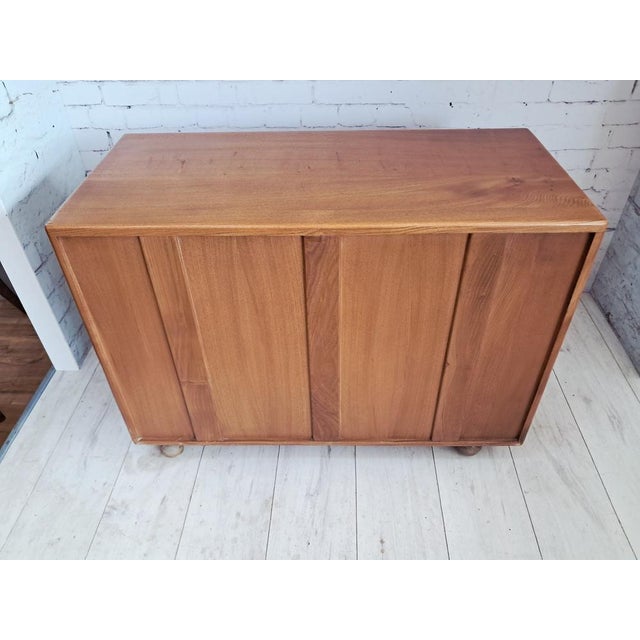 Mid-Century Modern Windsor Chest of Drawers in Elm, 1960s For Sale - Image 13 of 18