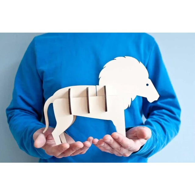 Mhūka Jungle - The Lion - home decor in natural wood The Lion is part of Mhūka Jungle: a series of design furnishing...