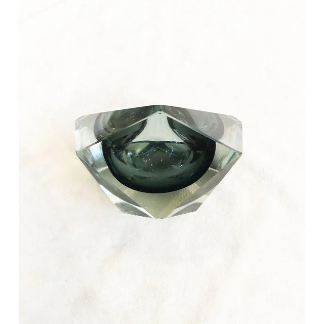Transparent and Anthracite Gray Ashtray Submerged in Murano Glass in the Style of Flavio Poli, 1960s For Sale - Image 6 of 11
