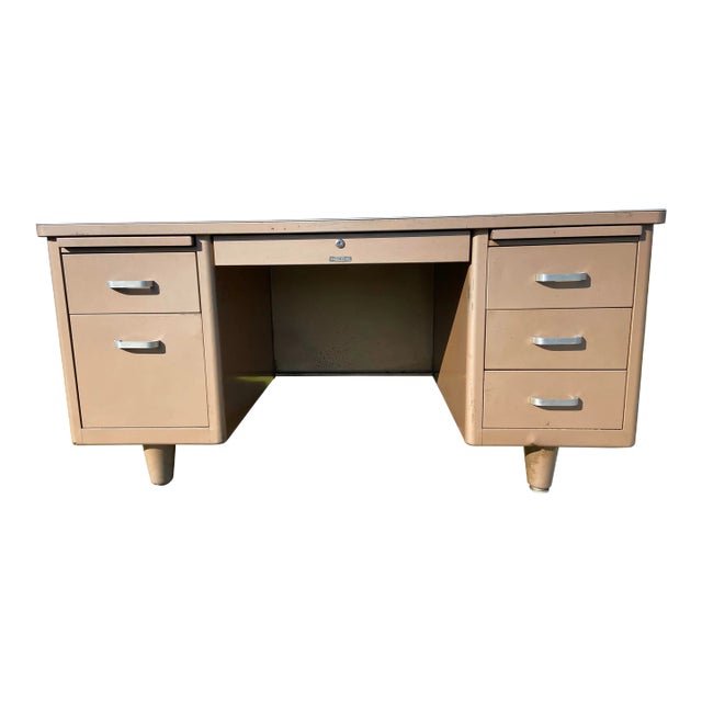 1960s McDowell & Craig Vintage Mid Century Modern Metal Tanker Desk For Sale