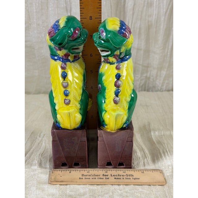 Mid-20th Century Chinese Polychrome Glazed Guardian Lions, Pair For Sale In Portland, OR - Image 6 of 10