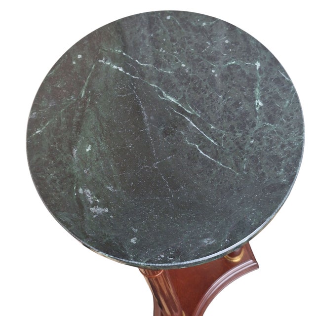 Late 20th Century Bombay Co. Regency Style Mahogany Pedestal Stand Green Marble Top For Sale - Image 9 of 11
