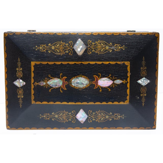Exceptional 19th Century Painted and Inlaid American Box For Sale - Image 4 of 9