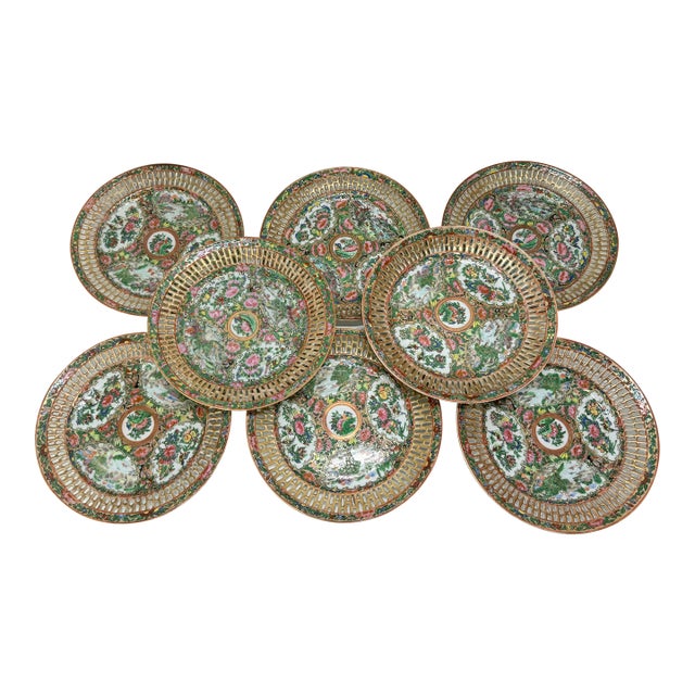 Set of Eight Chinese Export Reticulated Rose Medallion Plates, 19th Century For Sale