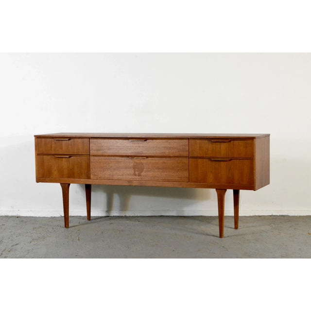 Mid-Century Modern Mid-Century Modern Chest of Drawers in Teak from Austinsuite, 1960s For Sale - Image 3 of 9
