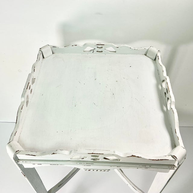 1970s Vintage Shabby Chic Farmhouse Chippy Paint Wood Gallery Side Table. For Sale - Image 5 of 15