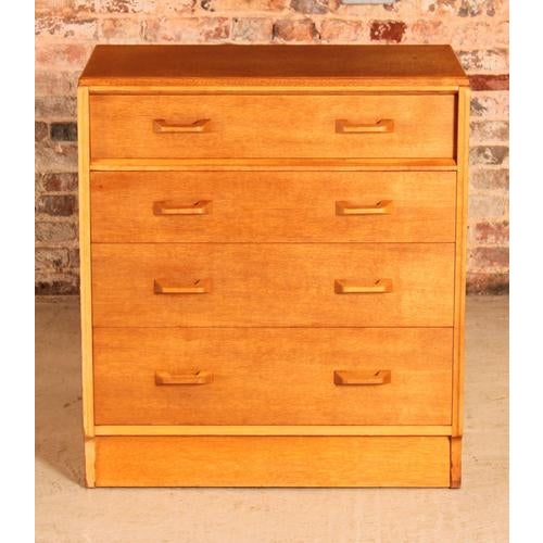 A midcentury g plan brandon range oak chest of four drawers in excellent restored condition. H: 84.5cm w: 76.5cm d: 46cm