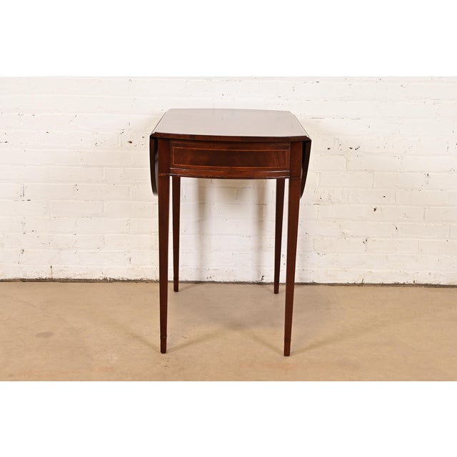 Baker Furniture Georgian Flame Mahogany Drop Leaf Pembroke Side Table, Newly Refinished For Sale - Image 15 of 16