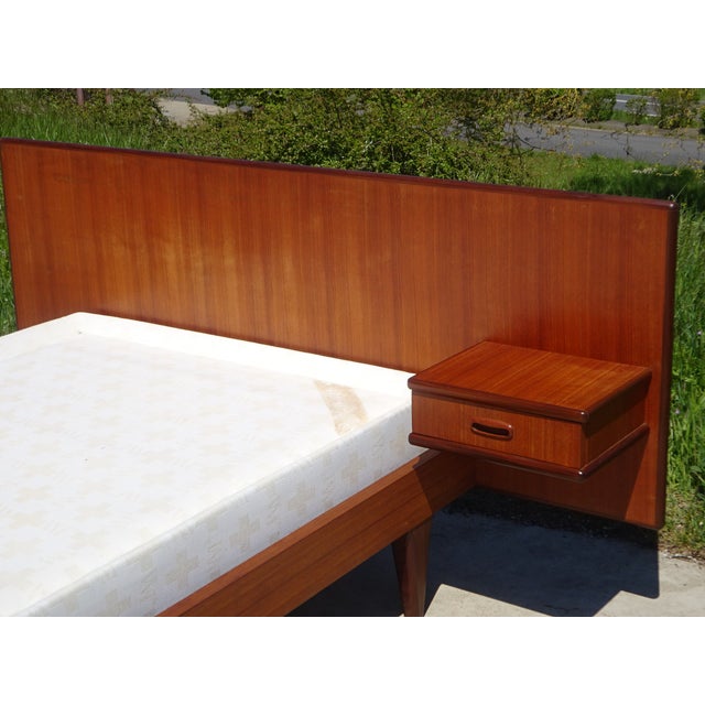 Vintage Teak Bed with Integrated Nightstand, 1960s For Sale - Image 12 of 18