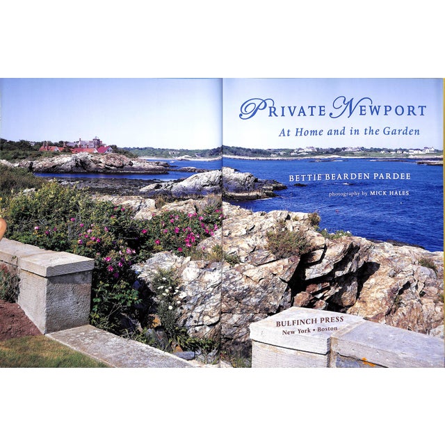 PARDEE, Bettie Bearden [224] pp. Bulfinch Press 2004 11 3/4" x 9 3/8" Newport, Rhode Island, blessed with stunning ocean...