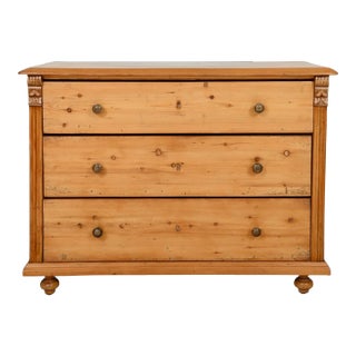 Colonial Style Duck Painted Pine Dresser For Sale