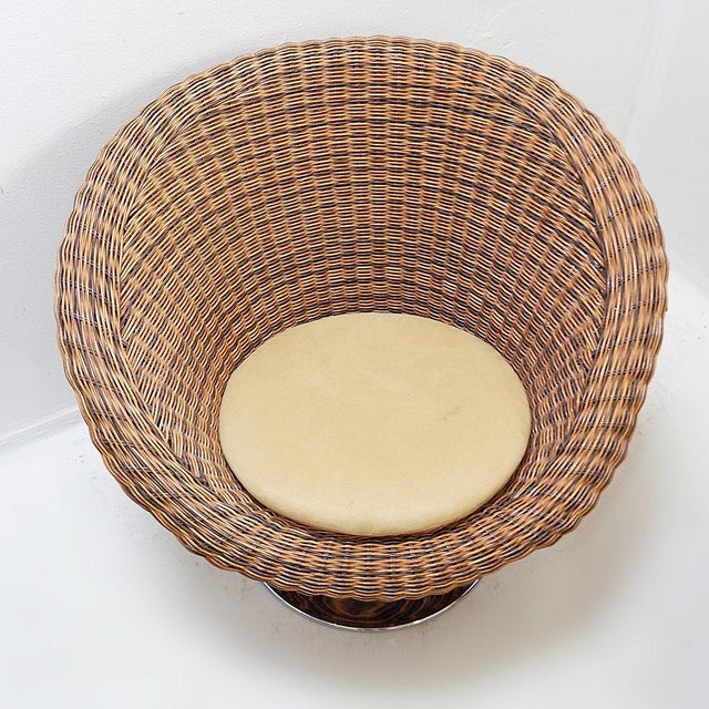 Vintage Swiveling Wicker Chairs, Set of 2 For Sale - Image 9 of 13