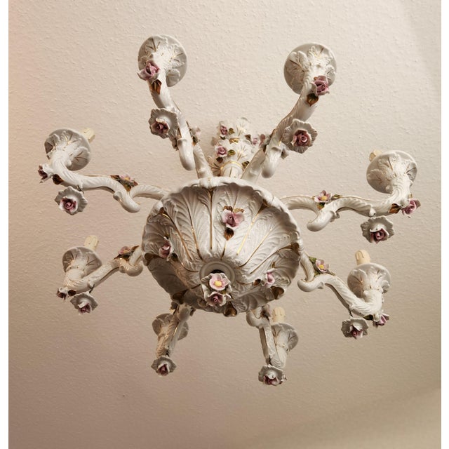 Large Hand-Painted Gilded Floral Ceramic 8-Light Chandelier from Mangani D'Arte, Florence, Italy, 1950s For Sale - Image 15 of 18