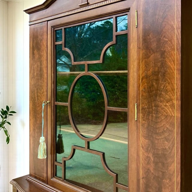 1930s Federal Revival Bar Cabinet | Federal Style Cocktail Cabinet | Glass Display Liquor Storage For Sale - Image 4 of 10